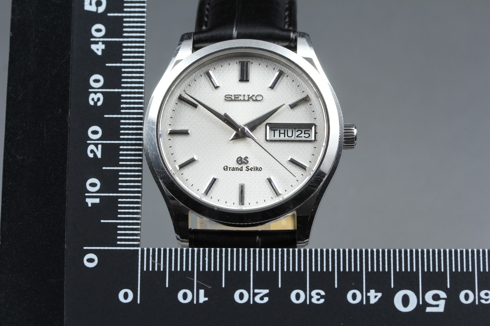 GRAND SEIKO 9F83-9A00 GS 36mm Silver White Day/Date Quartz Men's Watch JAPAN