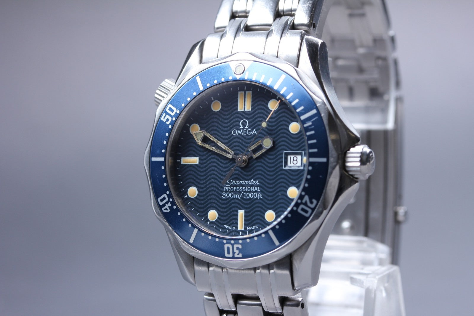 New Batt OMEGA Seamaster 300M 2561.80 Blue Quartz Date Men's Watch 36mm Japan