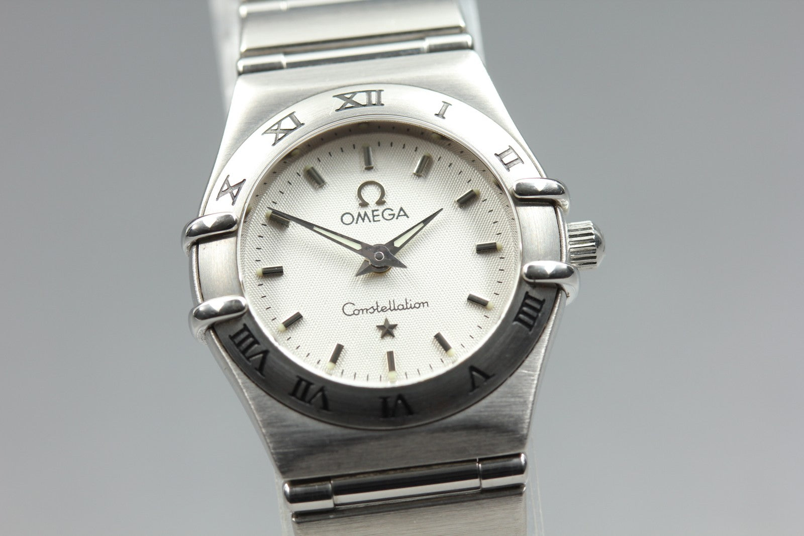 New Batt Vintage OMEGA Constellation Cal.1456 Quartz Silver Womens Watch 22mm JP