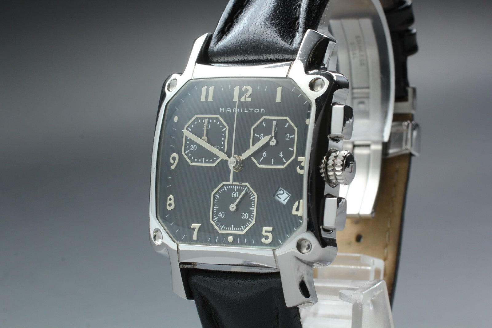 [READ] Hamilton Lloyd Chronograph 6319 Date Black 35mm Quartz Men's Watch [Box]