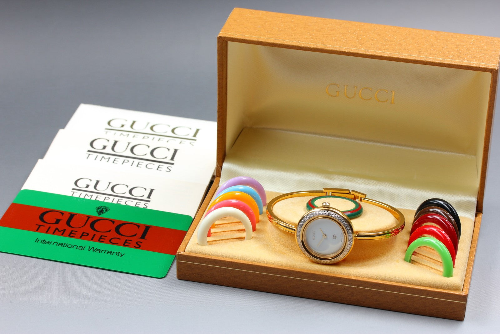 Vintage GUCCI Change 1100-L Diamond Bezel 12 Colors Woman’s Watch Quartz [Box]