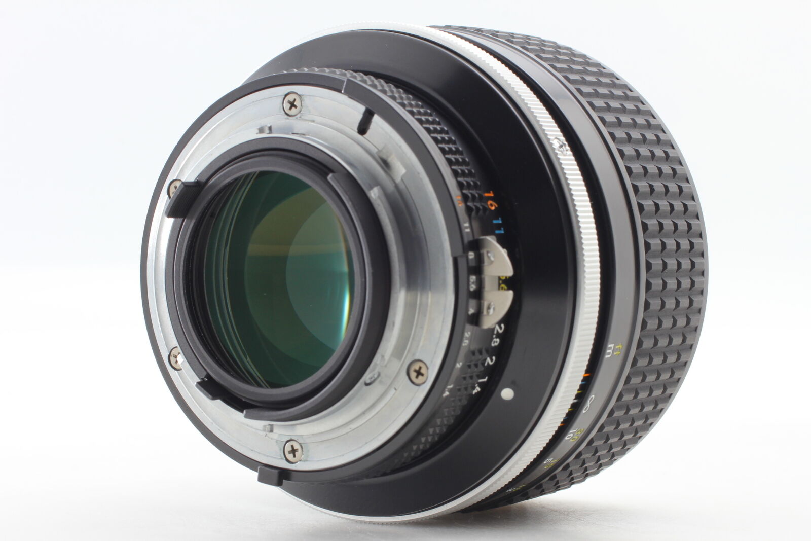 SIC SN183xxx [MINT w/Hood] Nikon Ai-s Ais Nikkor 85mm f1.4 MF Lens From JAPAN