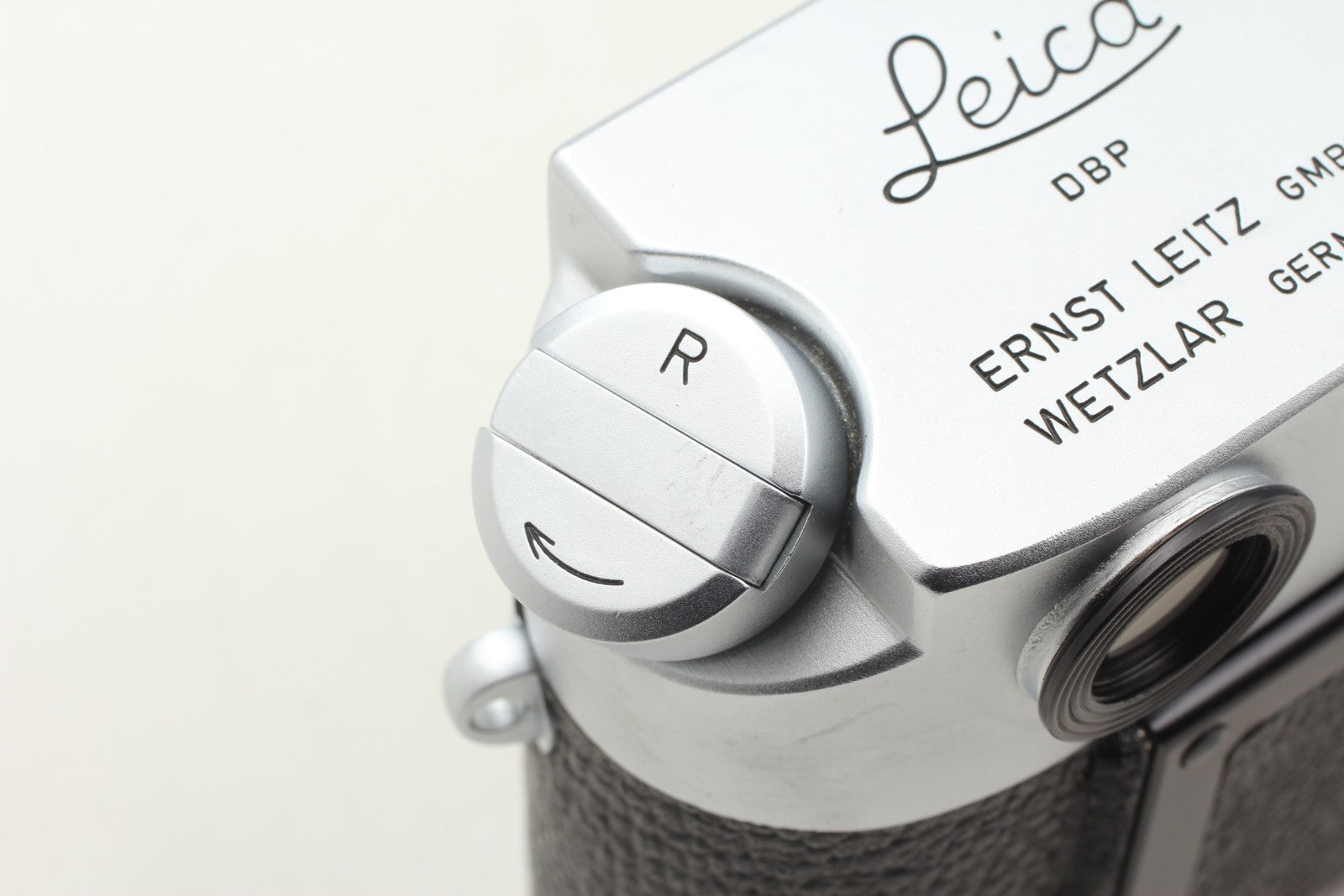 [MINT] Leica M4 35mm Film Camera Chrome Silver Germany From JAPAN