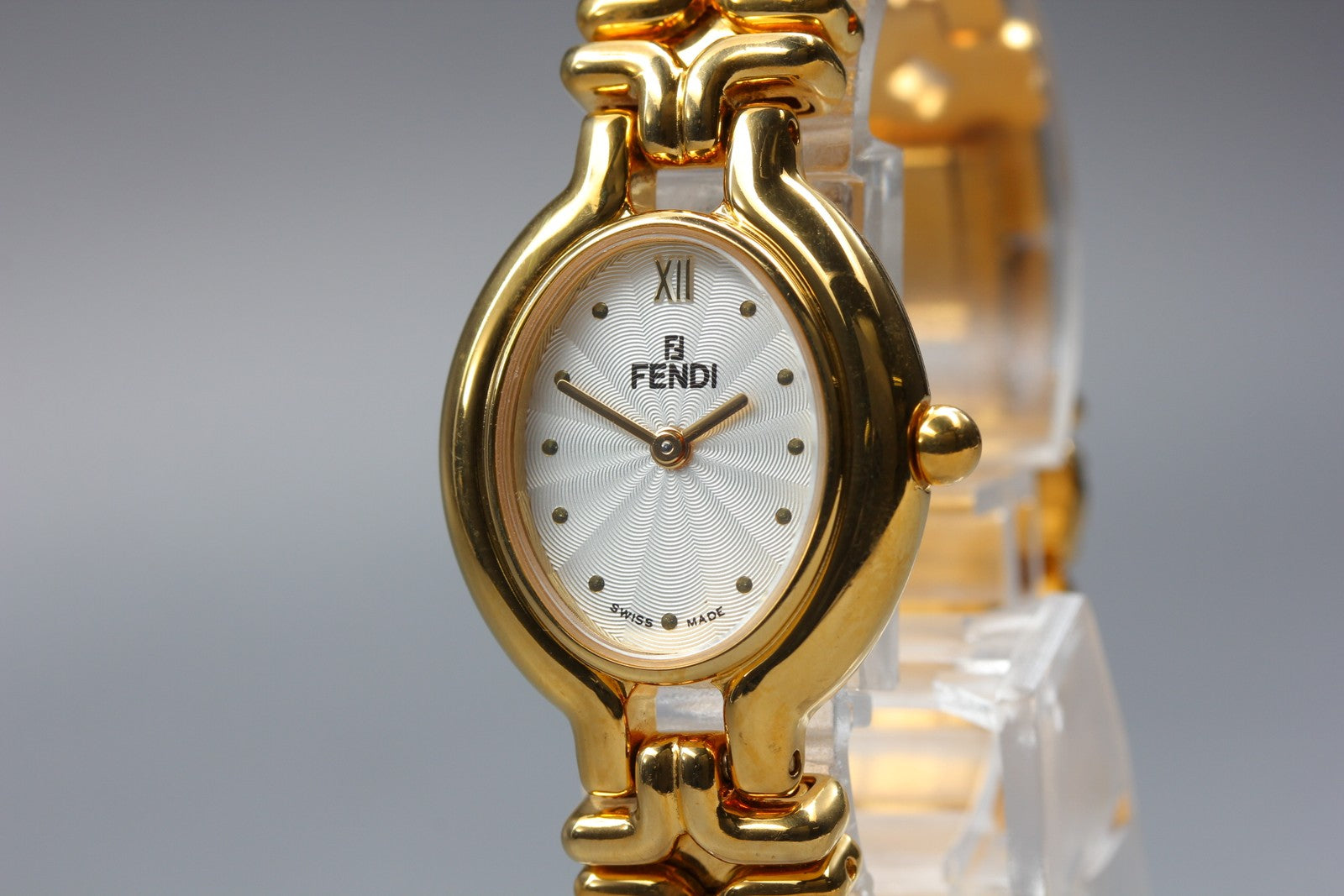 FENDI 640L Chameleon Change Gold 24mm Women's Quartz Watch Vintage [14.75cm]