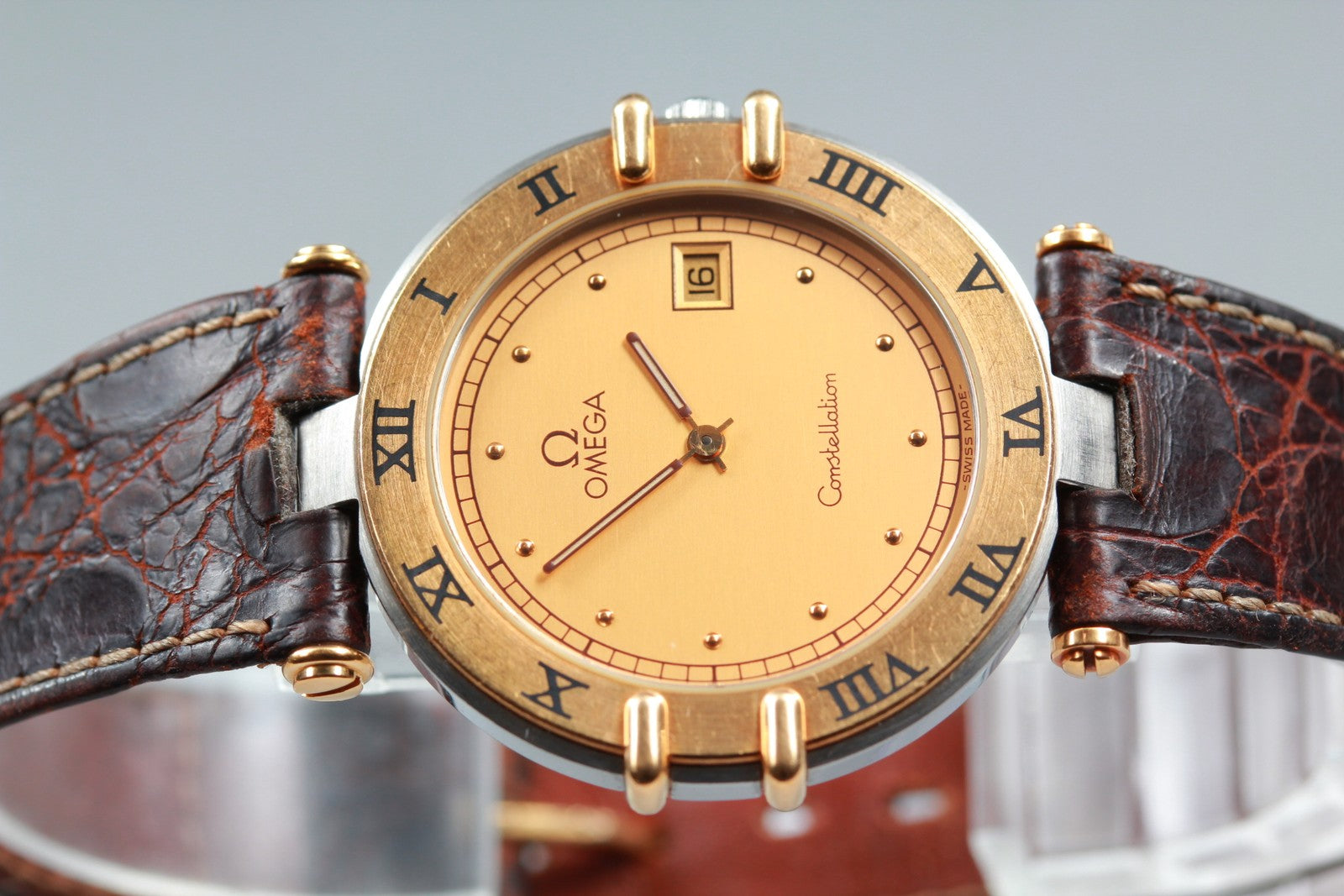 Vintage OMEGA Constellation Cal.1379 Gold Date Quartz Men's Watch 31mm JAPAN