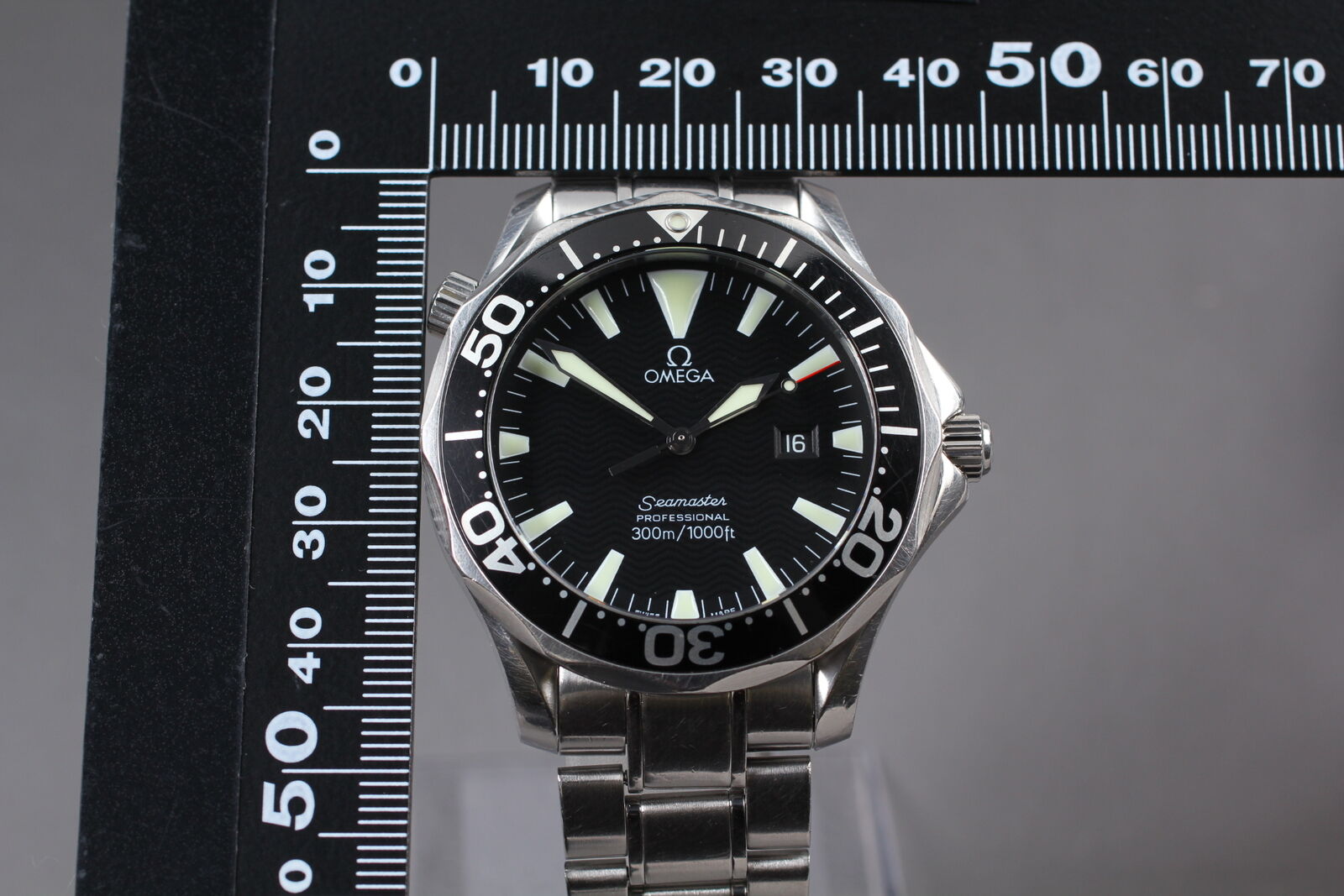 New Battery [Exc+5 Box] Omega Seamaster 2264.50 Black Quartz Men's Watch JAPAN