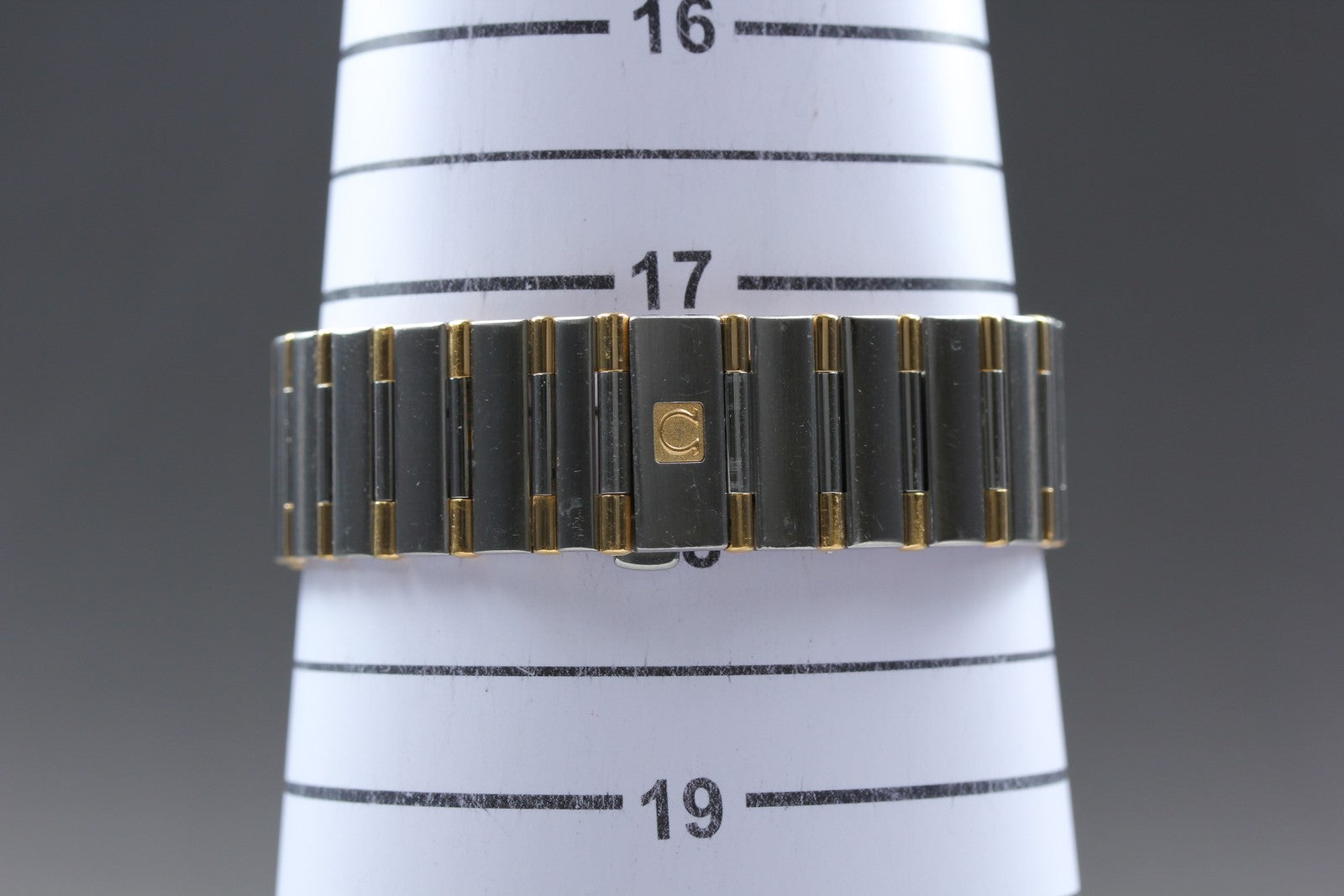 New Batt Vintage OMEGA Constellation 1312.3 Quartz Men's Watch 33mm From JAPAN