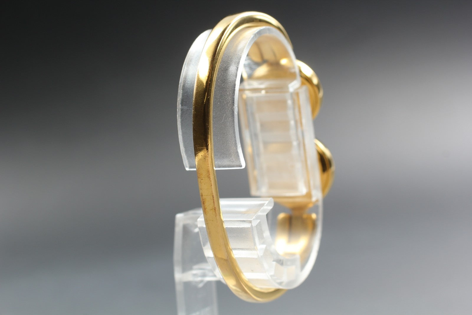 Vintage [Exc+5] FENDI 620L Dual Time Gold White Bangle Women's Quartz Watch
