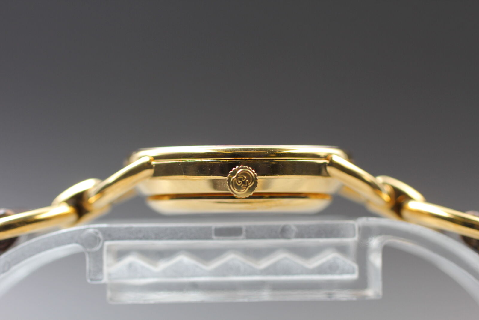 New Battery [Exc+5] Gucci 6000.2.L Gold Black Women's Quartz Watch Vintage JAPAN