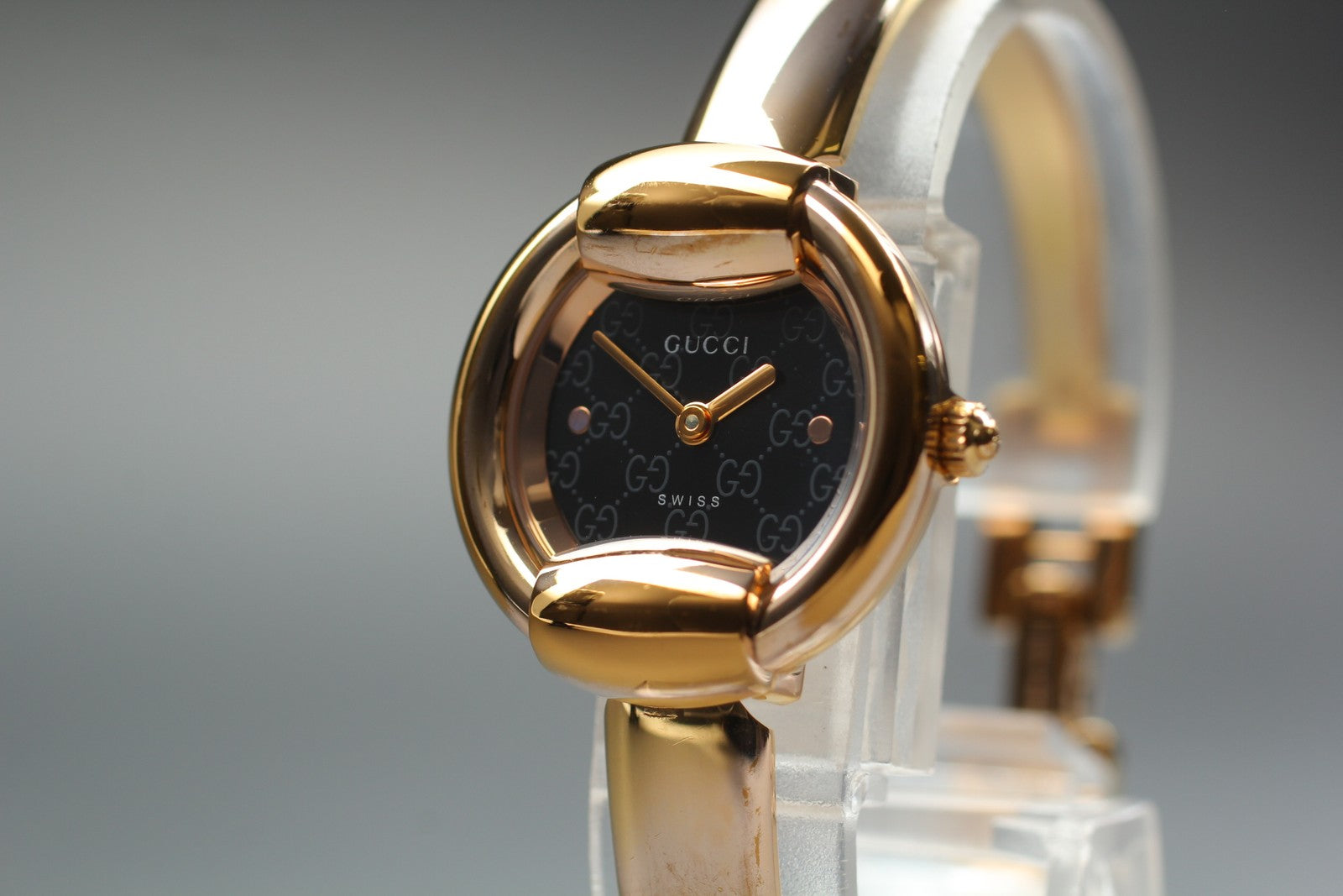Vintage [Exc+5] GUCCI 1400L Black Dial Gold 25mm Women's Quartz Watch From JAPAN