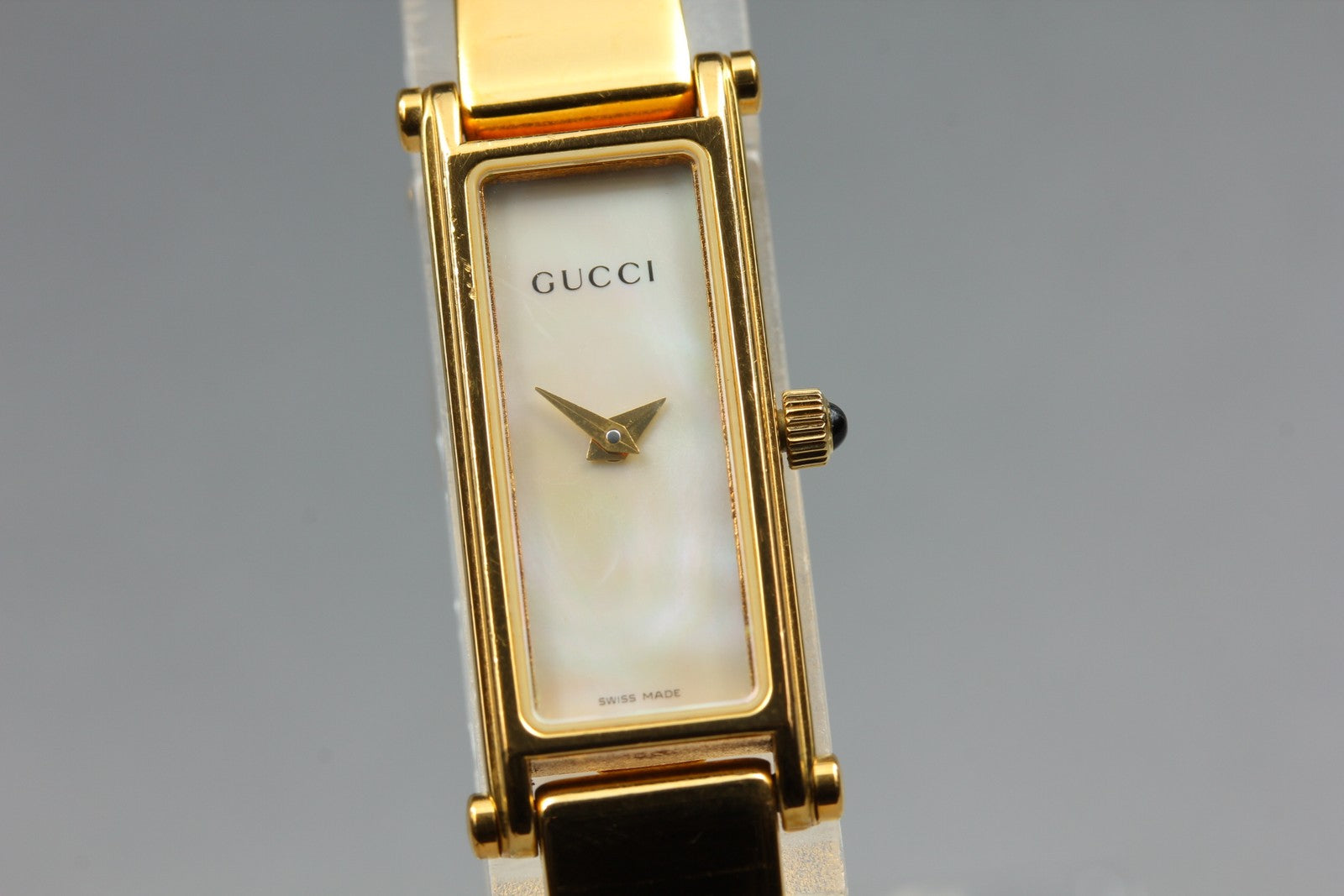 Vintage Gucci 1500 White Shell Gold 12mm Bangle Women's Quartz Watch [w/Box]