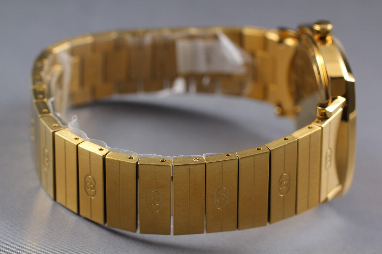 [MINT Box] GUCCI Grip 157.4 YA157403 35mm Gold GG Man's Quartz Watch From JAPAN