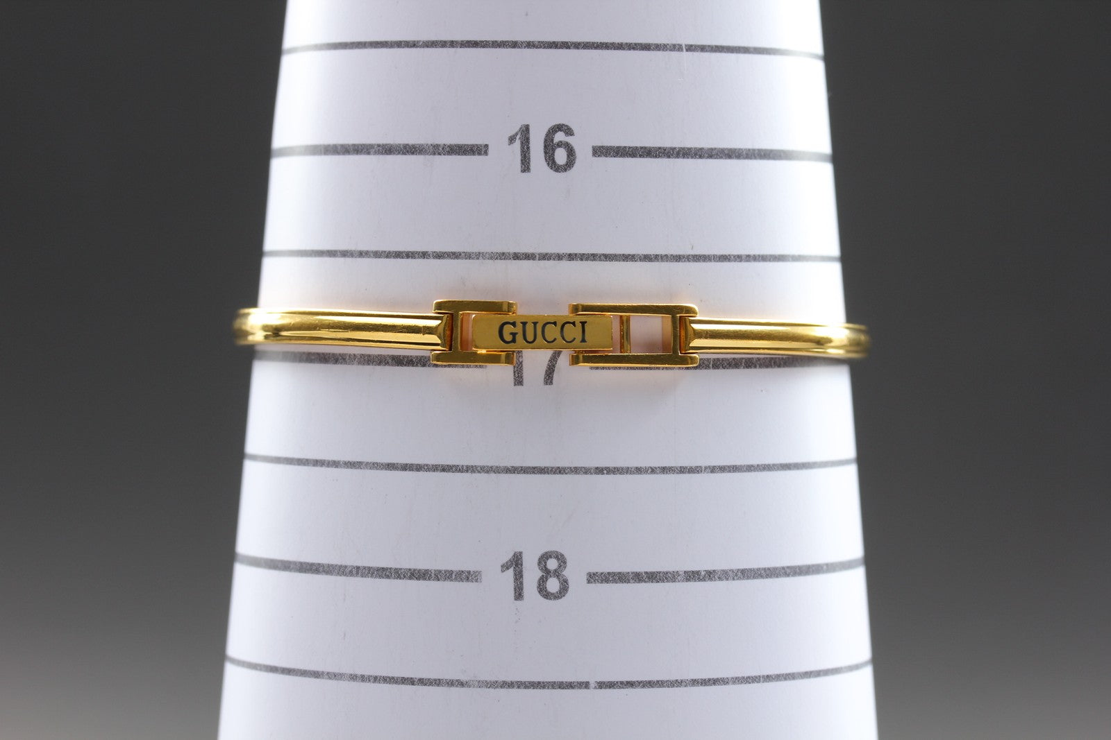 [Overhauled] Gucci Change Bezel 11/12.2 Gold Bangle Women's Quartz Watch Vintage