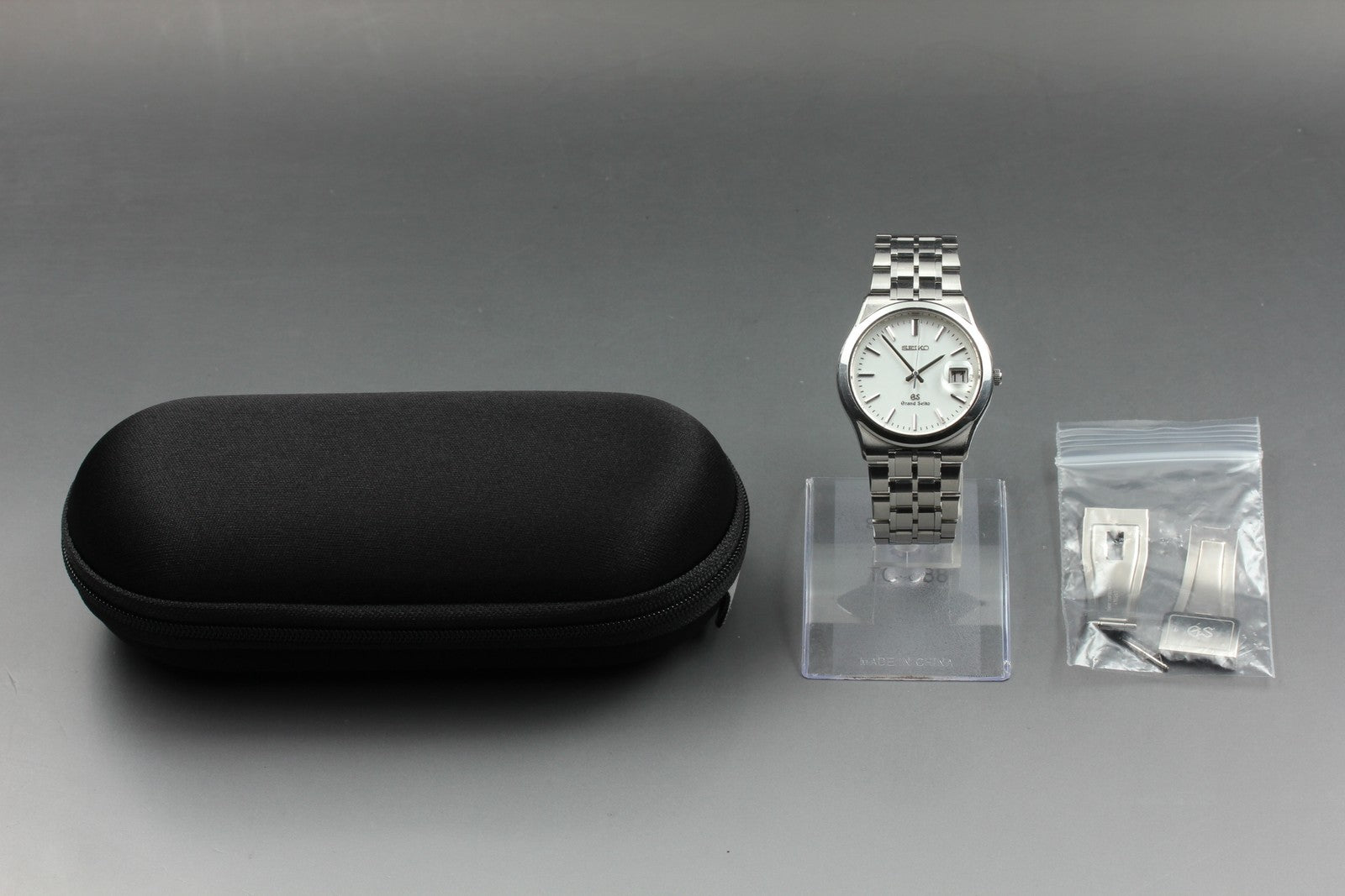 GRAND SEIKO 8N65-9010 GS 36mm Silver White Dial Date Quartz Men's Watch Vintage