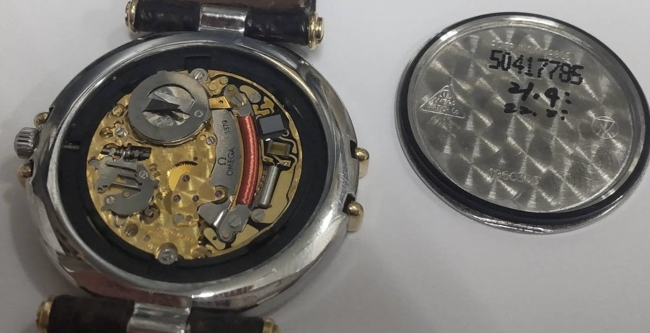 Vintage OMEGA Constellation Cal.1379 Gold Date Quartz Men's Watch 31mm JAPAN