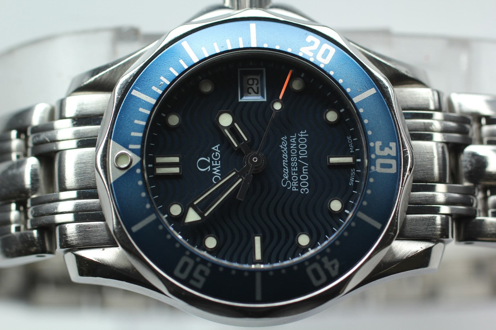 New Batt[Exc+5]Box OMEGA Seamaster 300M 2583.8 Quartz Blue Women Watch 28mm JP