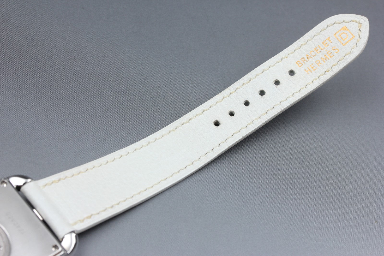 [Overhauled] HERMES Cape Cod Dual Time CC3-510 25mm White Women's Qz Watch Box