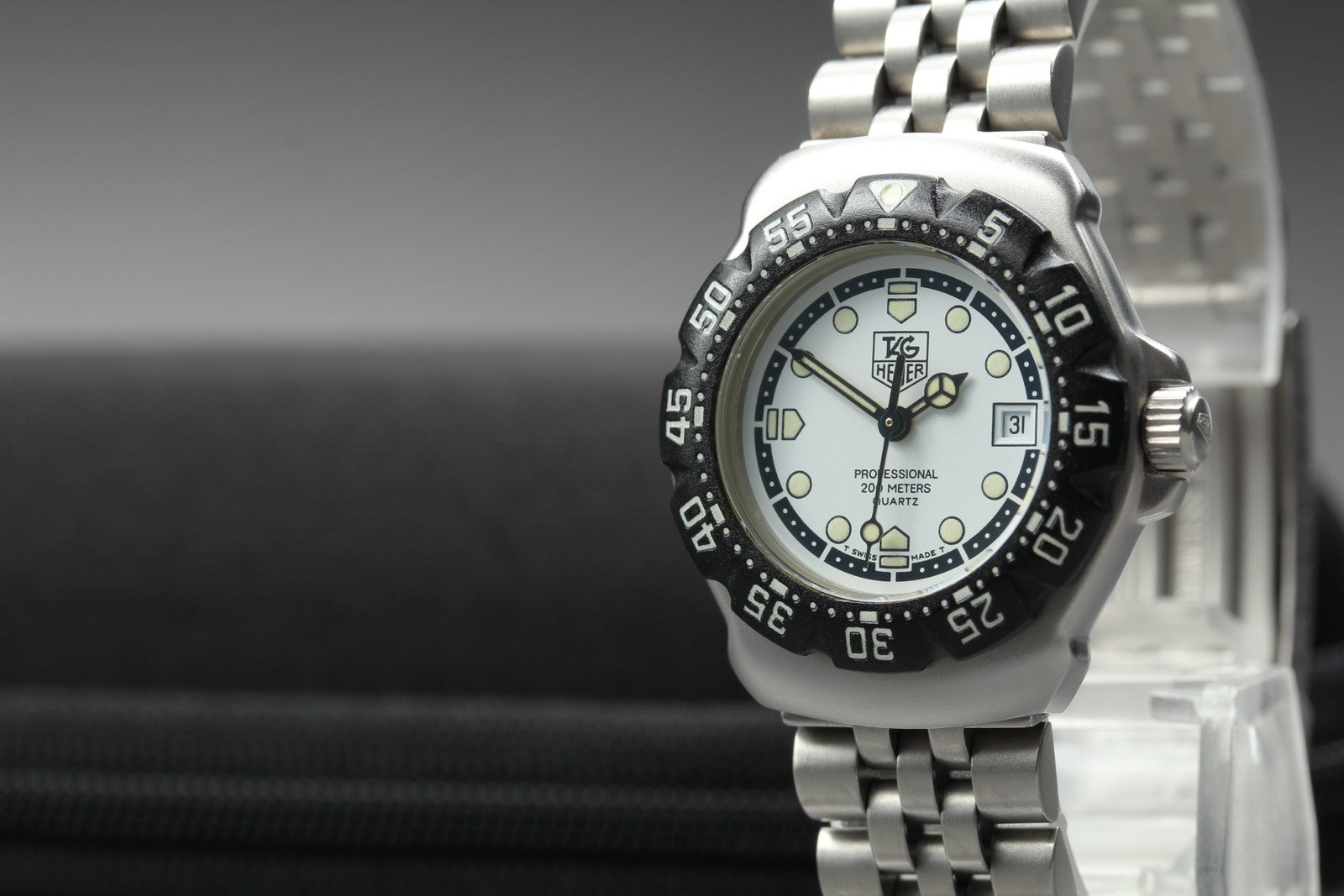 Vintage TAG Heuer Formula 1 WA1418 White Quartz Women's Watch 28mm From JAPAN
