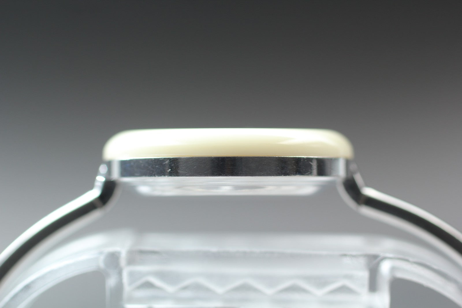 Vintage Gucci Change Bezel 11/12.2L White Bezel Silver Women's Quartz Watch