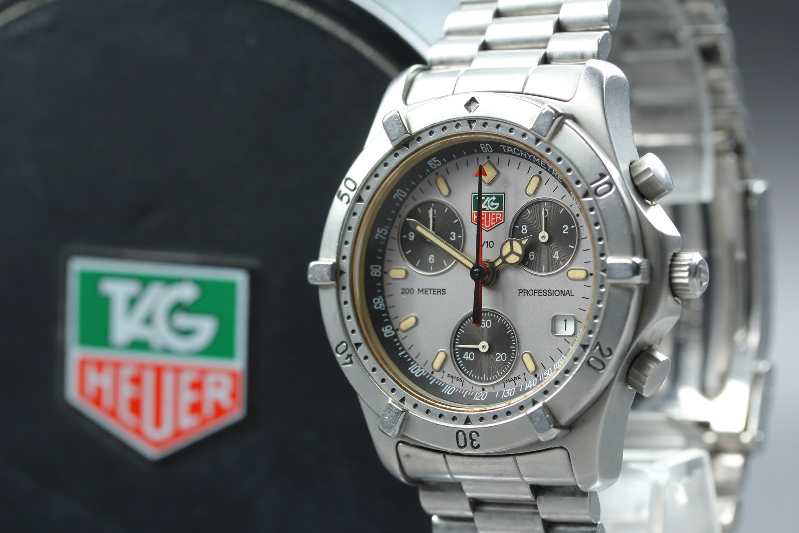 Vintage TAG Heuer 2000 Professional CE1111 Quartz Gray Men's Watch 40mm JAPAN