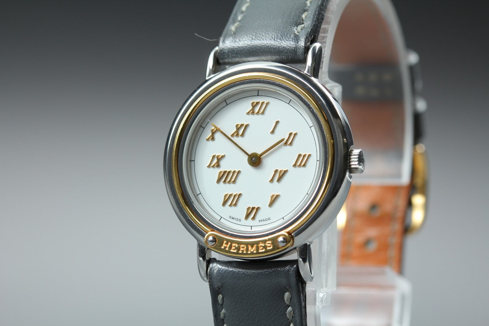 Vintage HERMES Meteor White Dial Gray "P" 24mm Woman's Watch Quartz  [w /Box]