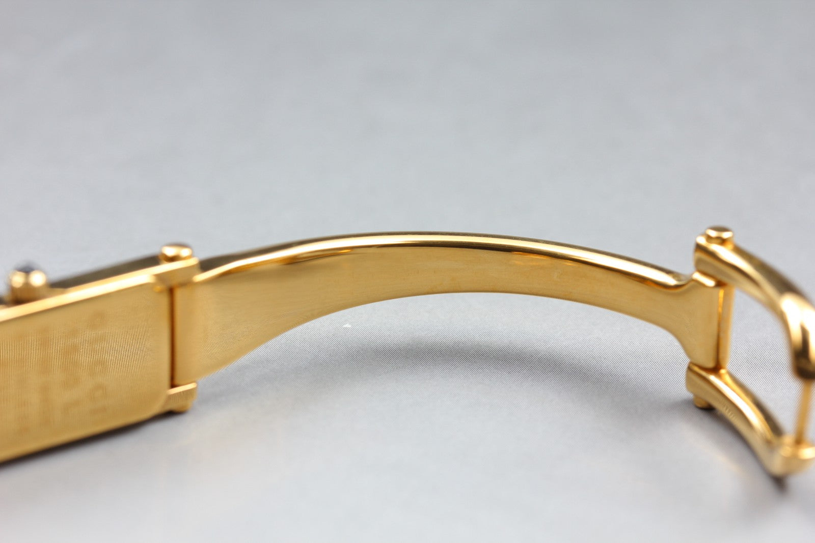 Vintage Gucci 1500L Shell Dial Gold 12mm Bangle Women's Quartz Watch  [w /Box]