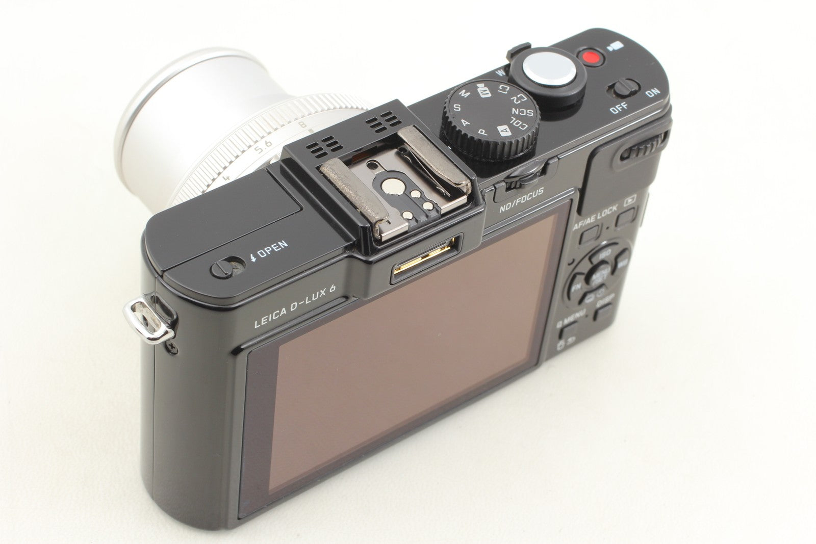 [N MINT w/SD32G] Leica D-LUX 6 18734 10.1 MP Glossy Black Digital Compact Camera