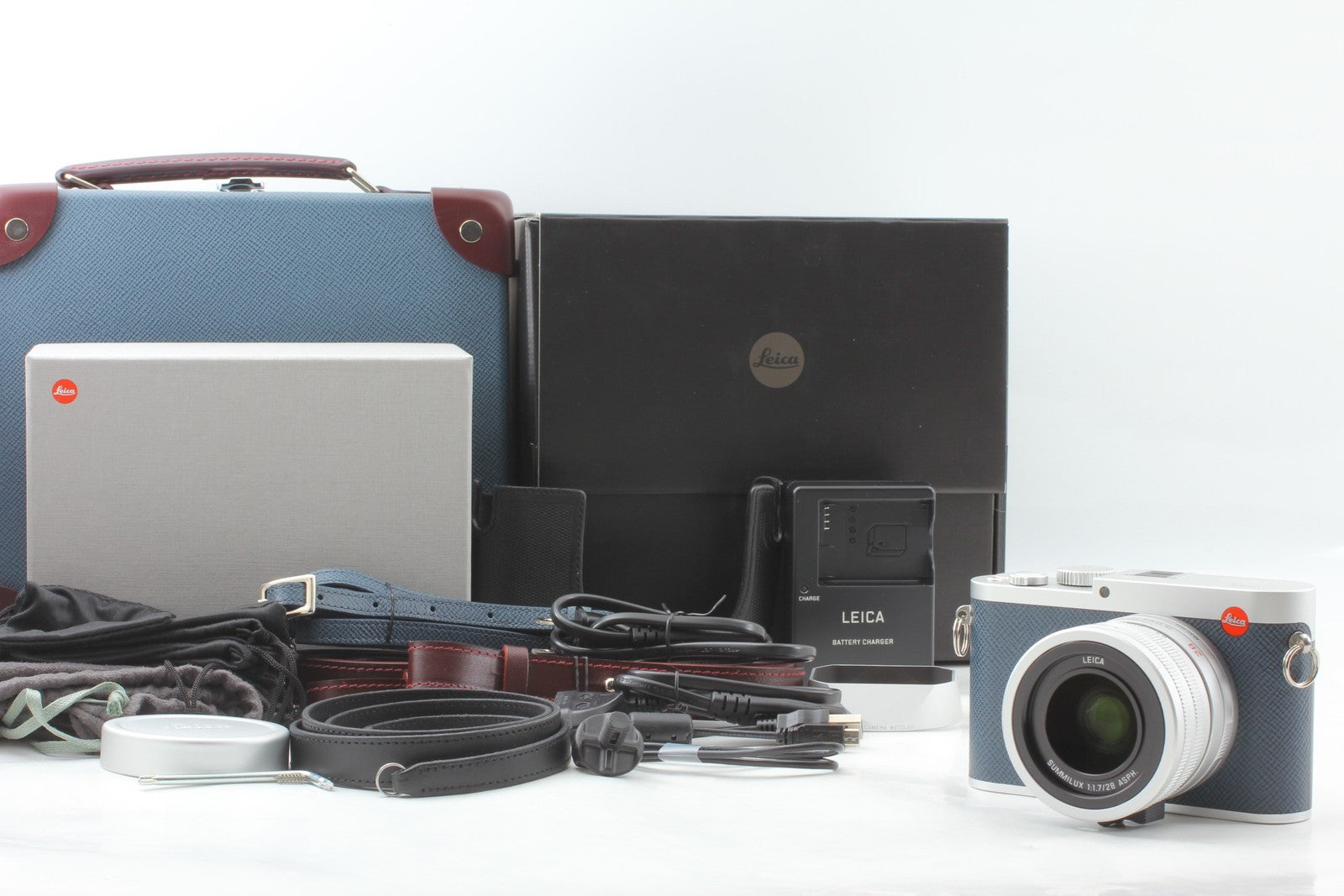 Rare Limited Edition [NOS Top MINT] Leica Q Globe Trotter Navy Blue From JAPAN