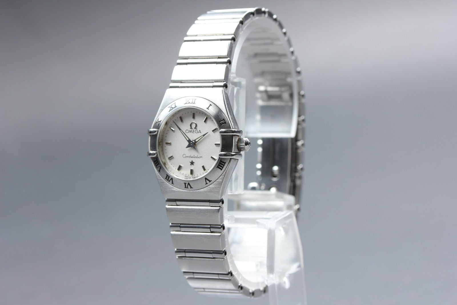 New Batt OMEGA Constellation 1562.30.00 Quartz Silver Women Watch 22mm JAPAN