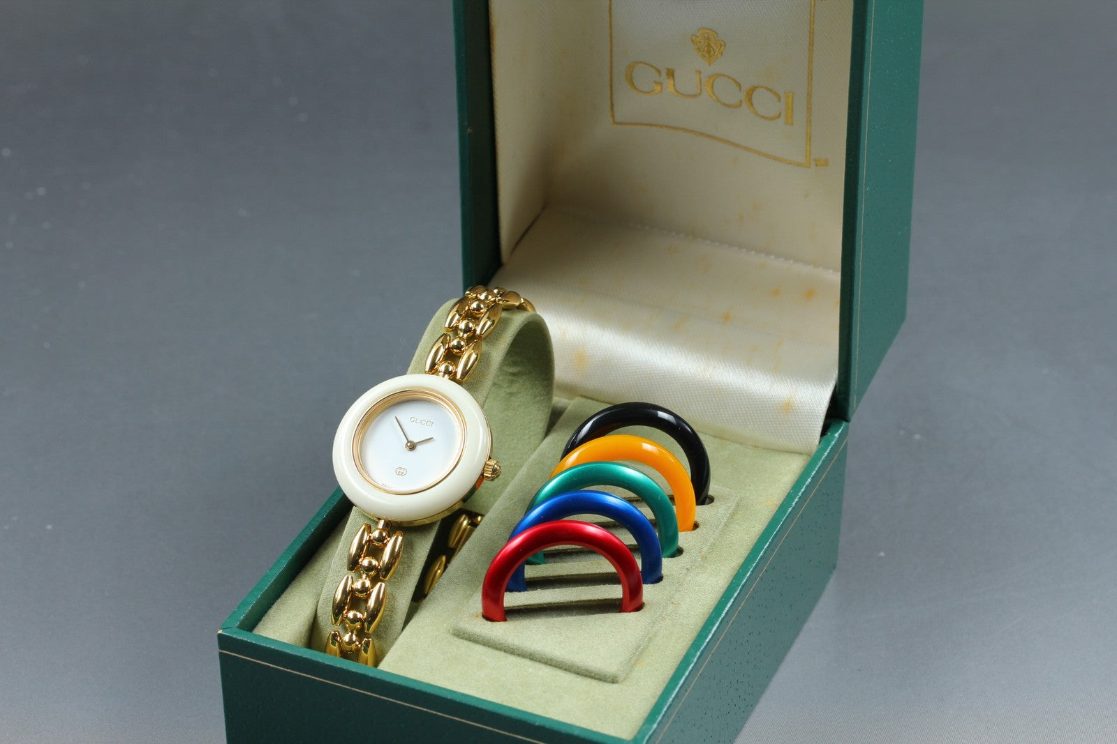 Vintage GUCCI Change Bezel 11/12 6 Colors Gold Bracelet Qz Woman’s Watch [Box]