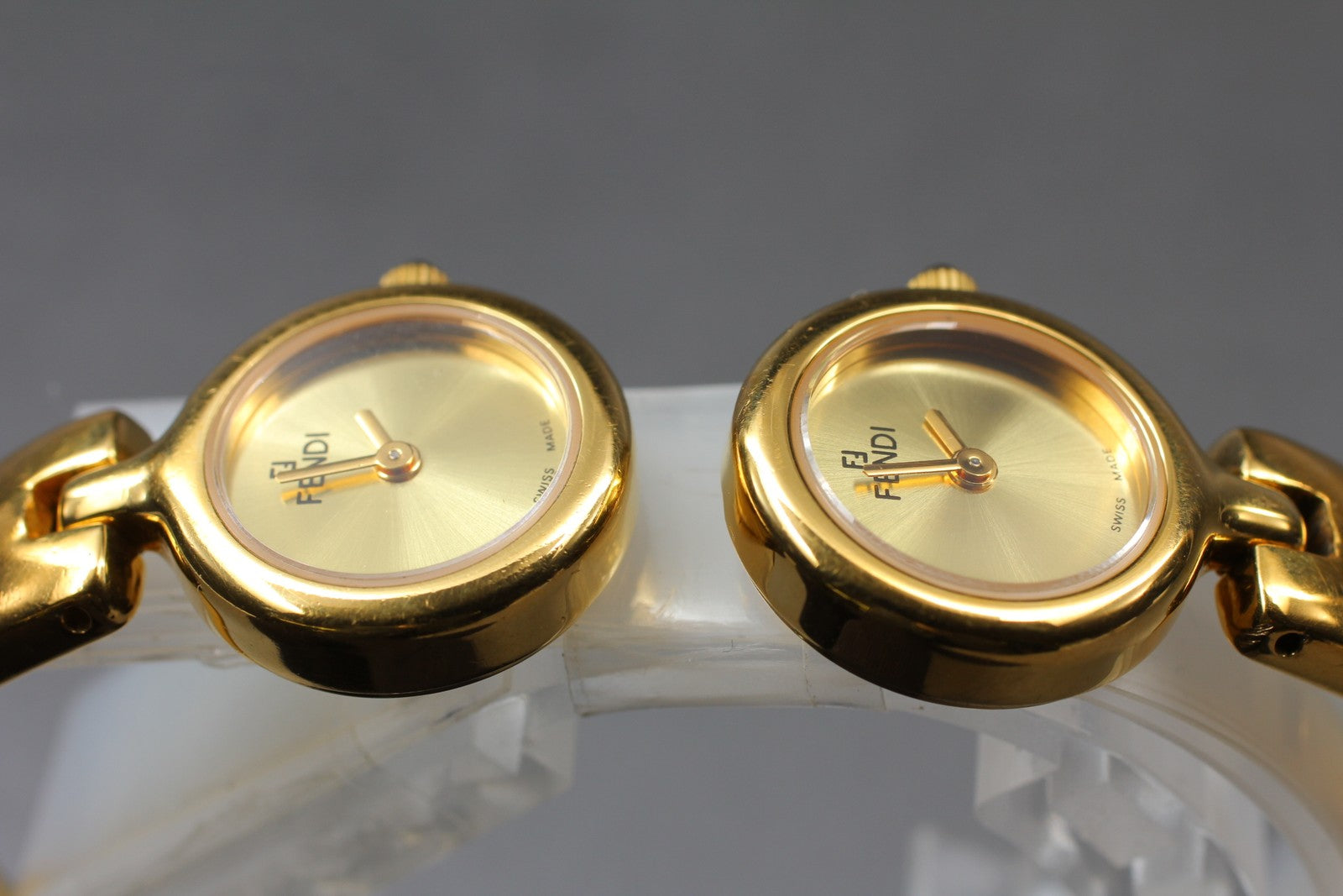 Vintage [Exc+5 Box] FENDI 620L Dual Time Gold Bangle Women's Quartz Watch JAPAN