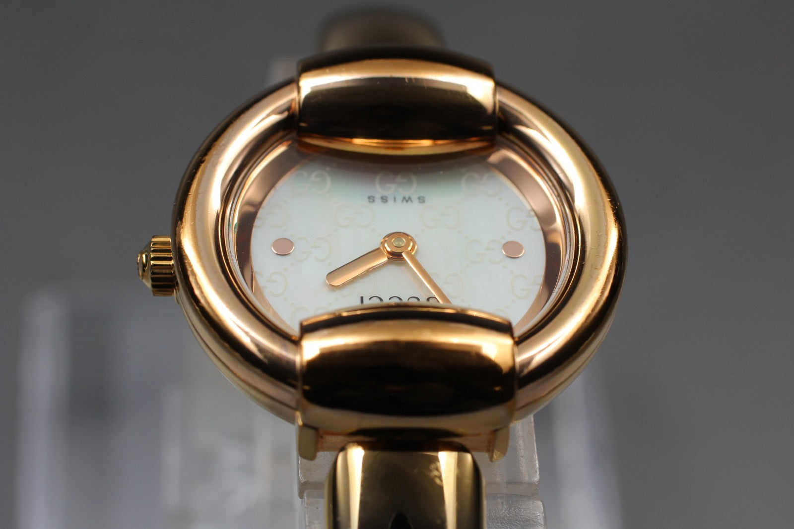 Vintage [Exc+5] GUCCI 1400L White Shell Gold 25mm Women's Quartz Watch JAPAN