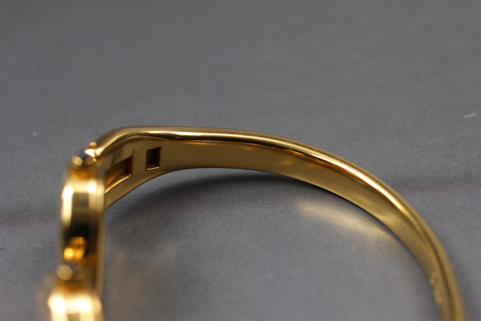 Vintage [Exc+5 Box] FENDI 620L Dual Time Gold Bangle Women's Quartz Watch JAPAN
