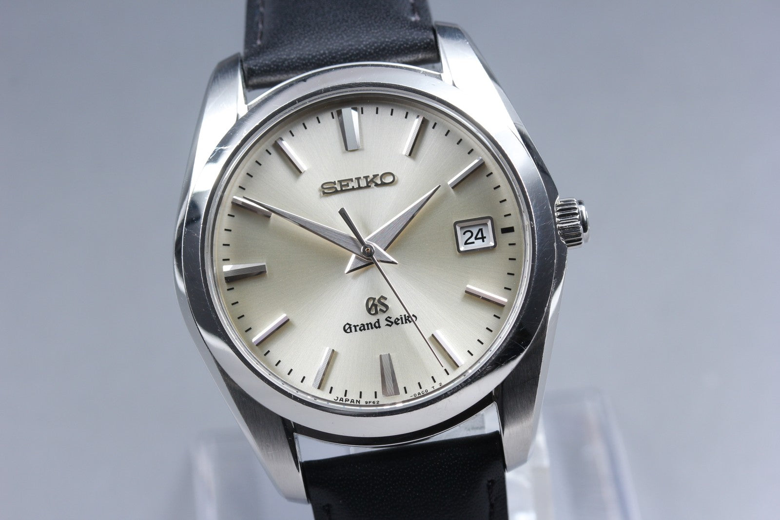 New Batt[Exc+5] SEIKO Grand Seiko 9F62-0AB0 Silver Quartz Men's Watch 36mm JAPAN