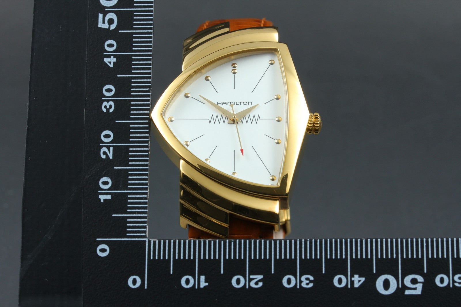 New Batt Hamilton Ventura H243010 H600243100 White Quartz Men's Watch 32mm  Box