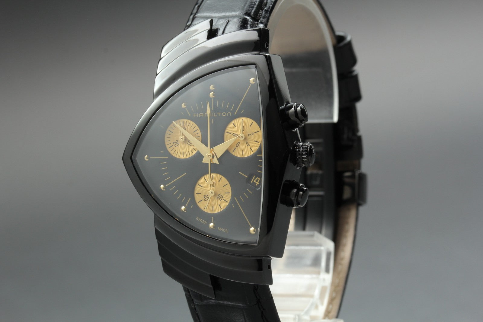 New Batt Hamilton Ventura H244020 Black Quartz Chronograph Men's 32mm Box