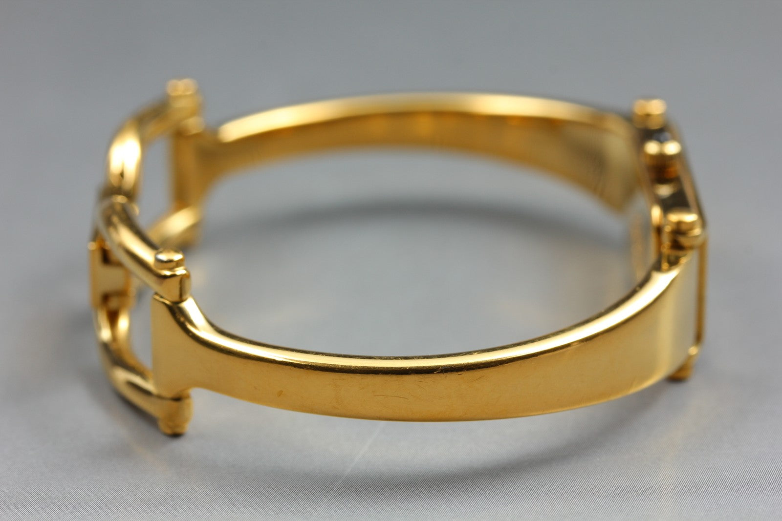 Vintage Gucci 1500 White Shell Gold 12mm Bangle Women's Quartz Watch [w/Box]