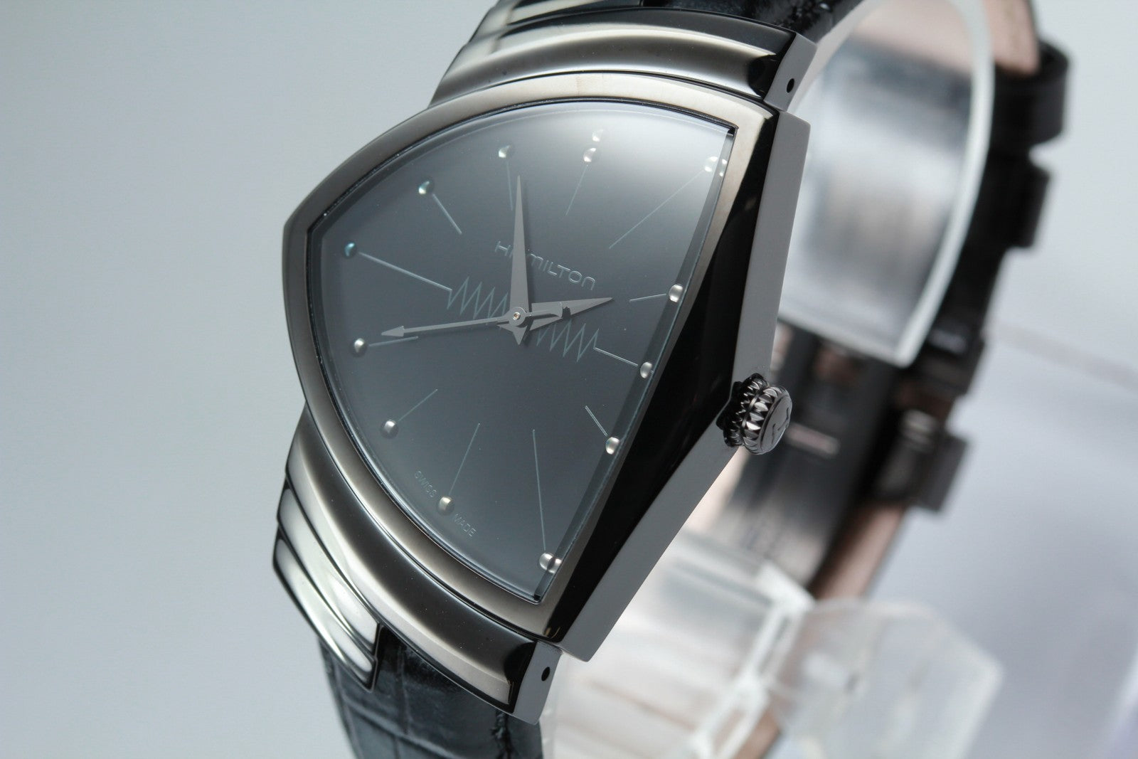 New Batt Hamilton Ventura Black H244010 Quartz Men's Watch 33mm JAPAN *N MINT