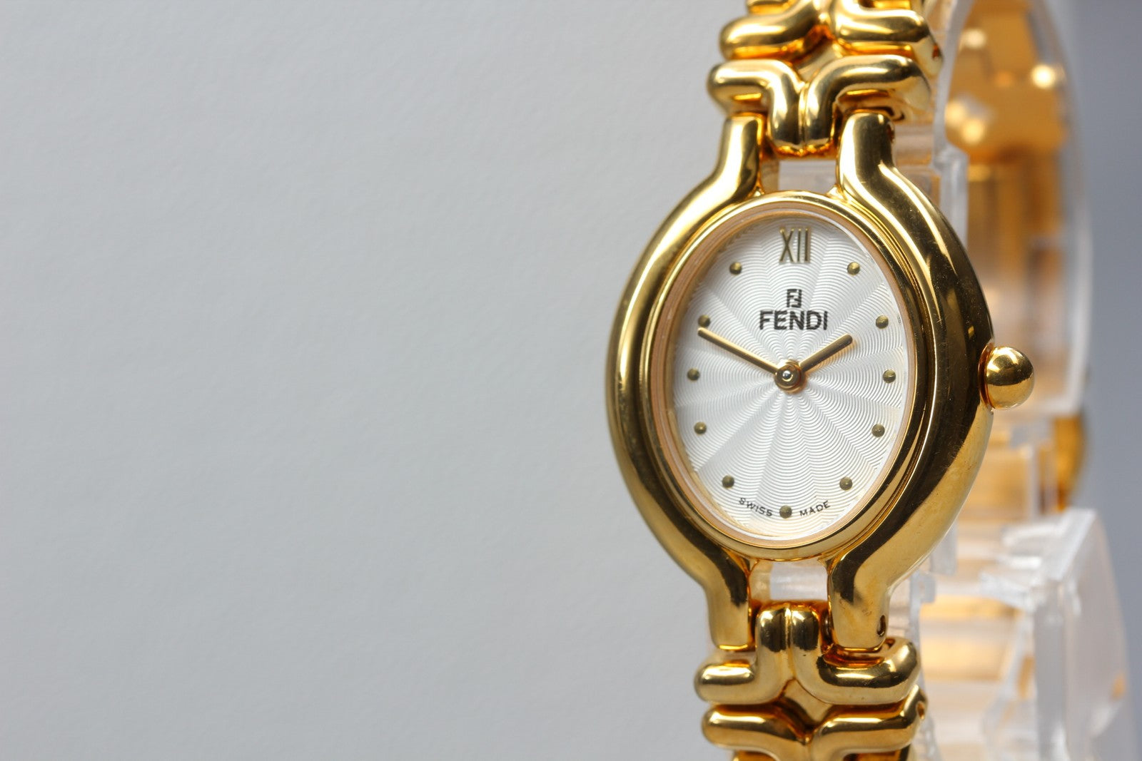 FENDI 640L Chameleon Change Gold 24mm Women's Quartz Watch Vintage [14.75cm]