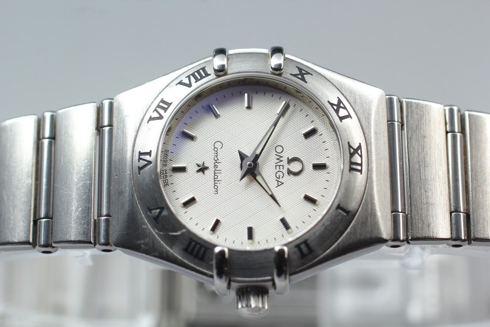 New Batt OMEGA Constellation 1562.30.00 Quartz Silver Women Watch 22mm JAPAN