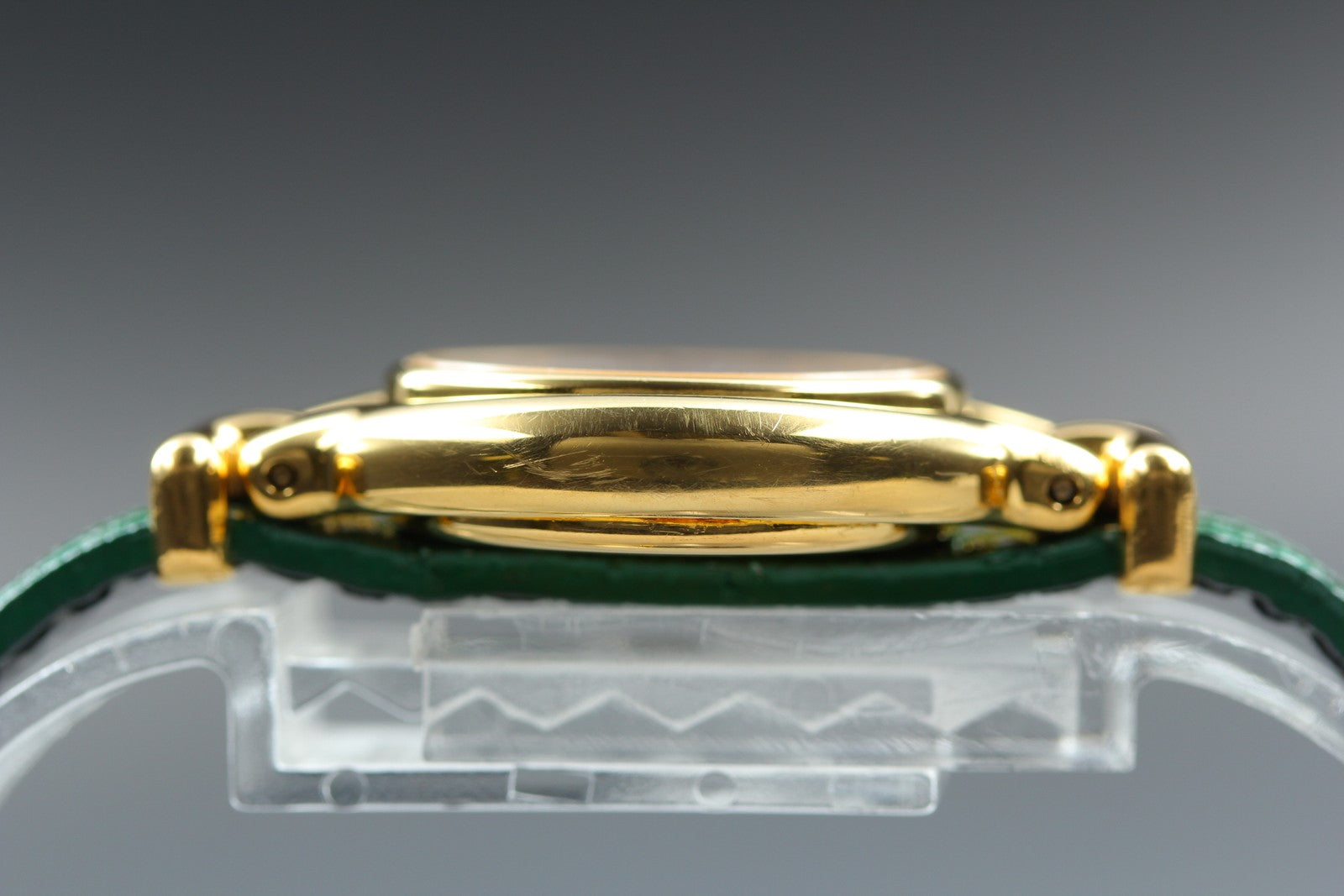 FENDI 640L Chameleon Change Green Belt Gold 24mm Women's Quartz Watch Vintage