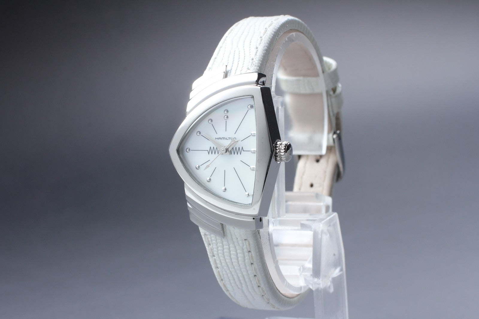 HAMILTON Ventura H242112 White Dial Quartz Women's Watch 25mm JAPAN Box