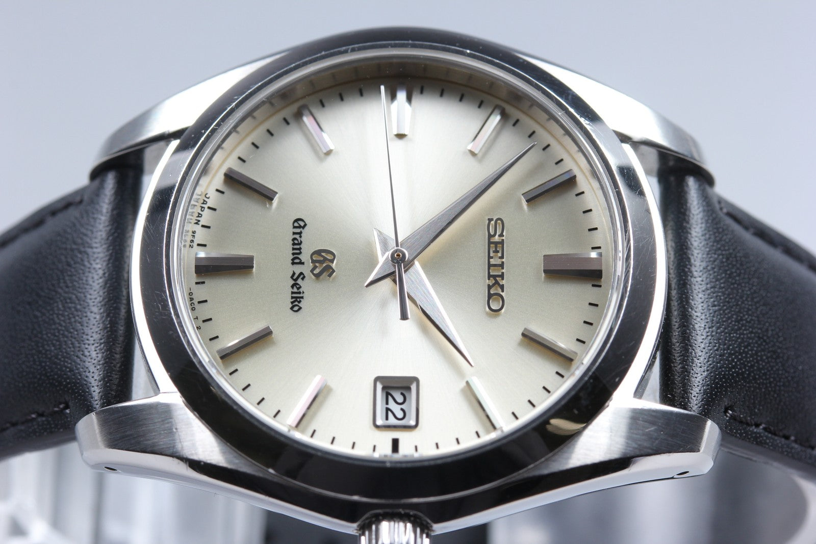 New Batt[Exc+5] SEIKO Grand Seiko 9F62-0AB0 Silver Quartz Men's Watch 36mm JAPAN