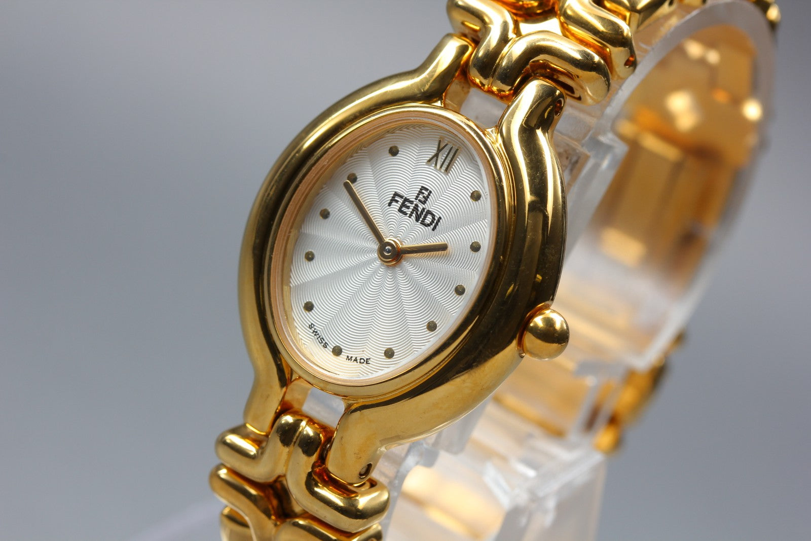 FENDI 640L Chameleon Change Gold 24mm Women's Quartz Watch Vintage [14.75cm]