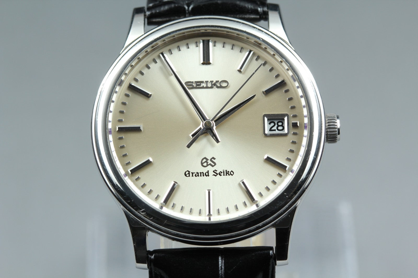 New Batt Vintage SEIKO Grand Seiko 9587-7010 Quartz Silver Men's Watch 34mm JP