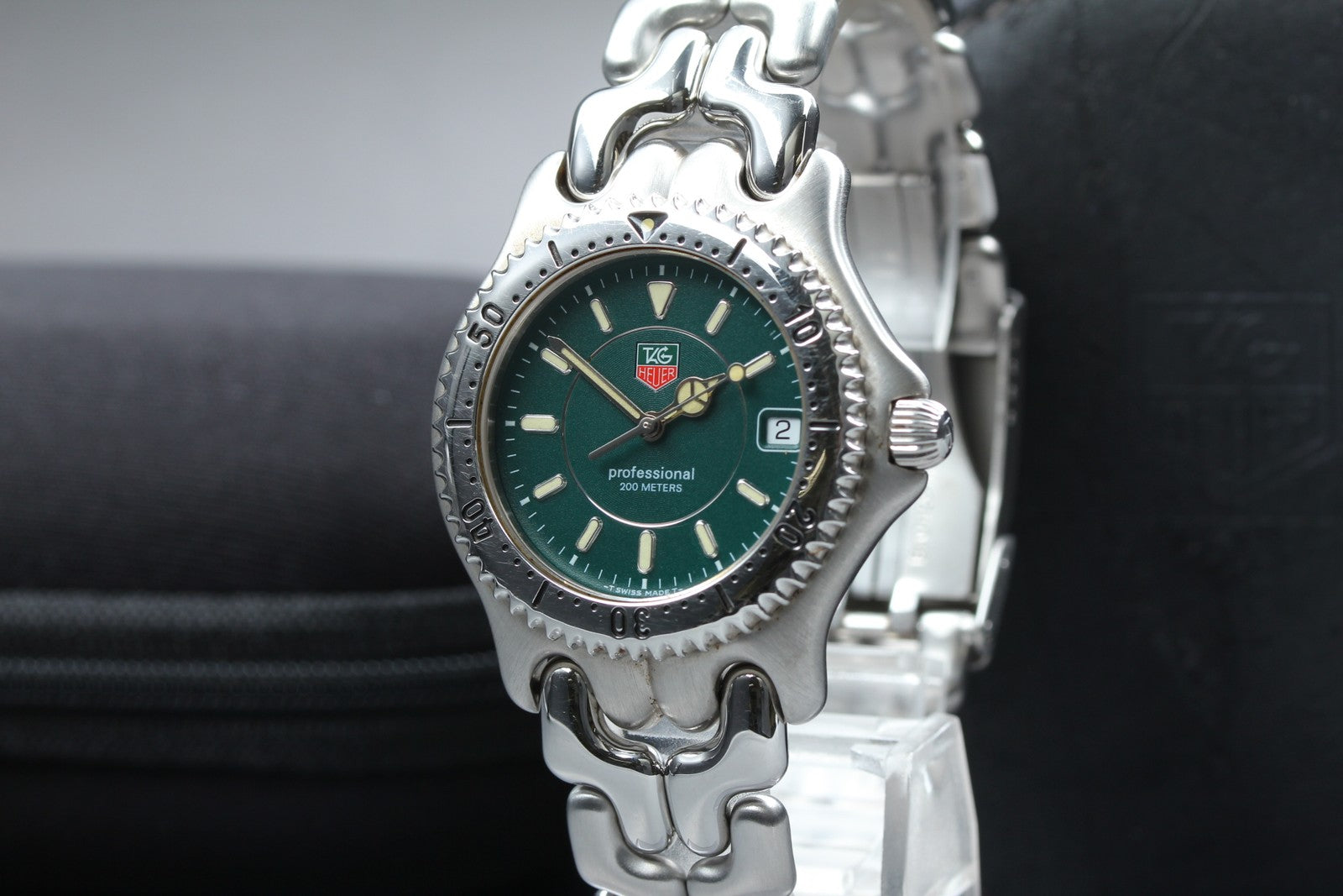 [Near MINT-] TAG HEUER S/el Professional 200M WG1119 Green Men's Quartz Watch