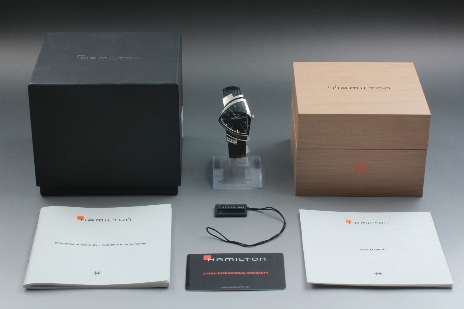 New Batt[N MINT]Box HAMILTON Ventura H244112 Black Men's Quartz Watch 32mm JAPAN