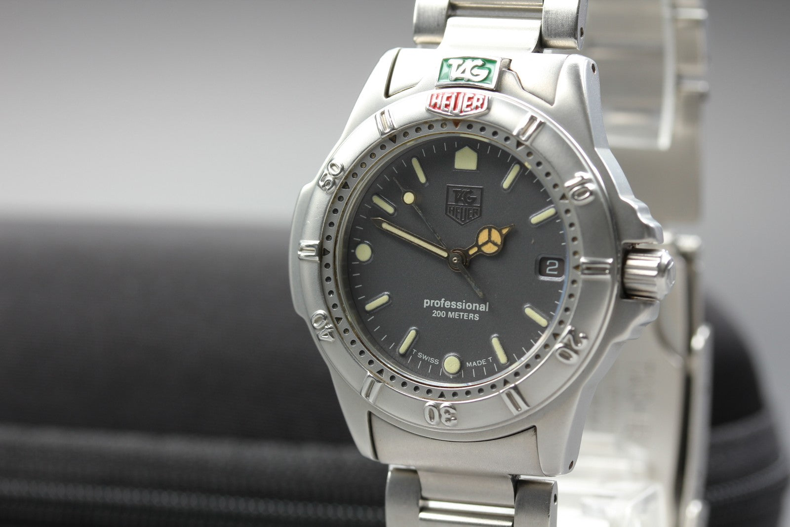 TAG Heuer Professional 999.213K Quartz Gray Dial Men's Watch 34mm JAPAN