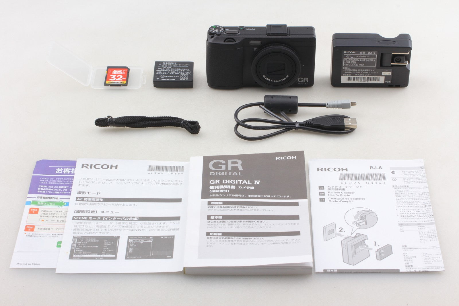 [MINT w/ 32GB SDHC] RICOH GR DIGITAL IV 10.4 MP Digital Camera Black From JAPAN