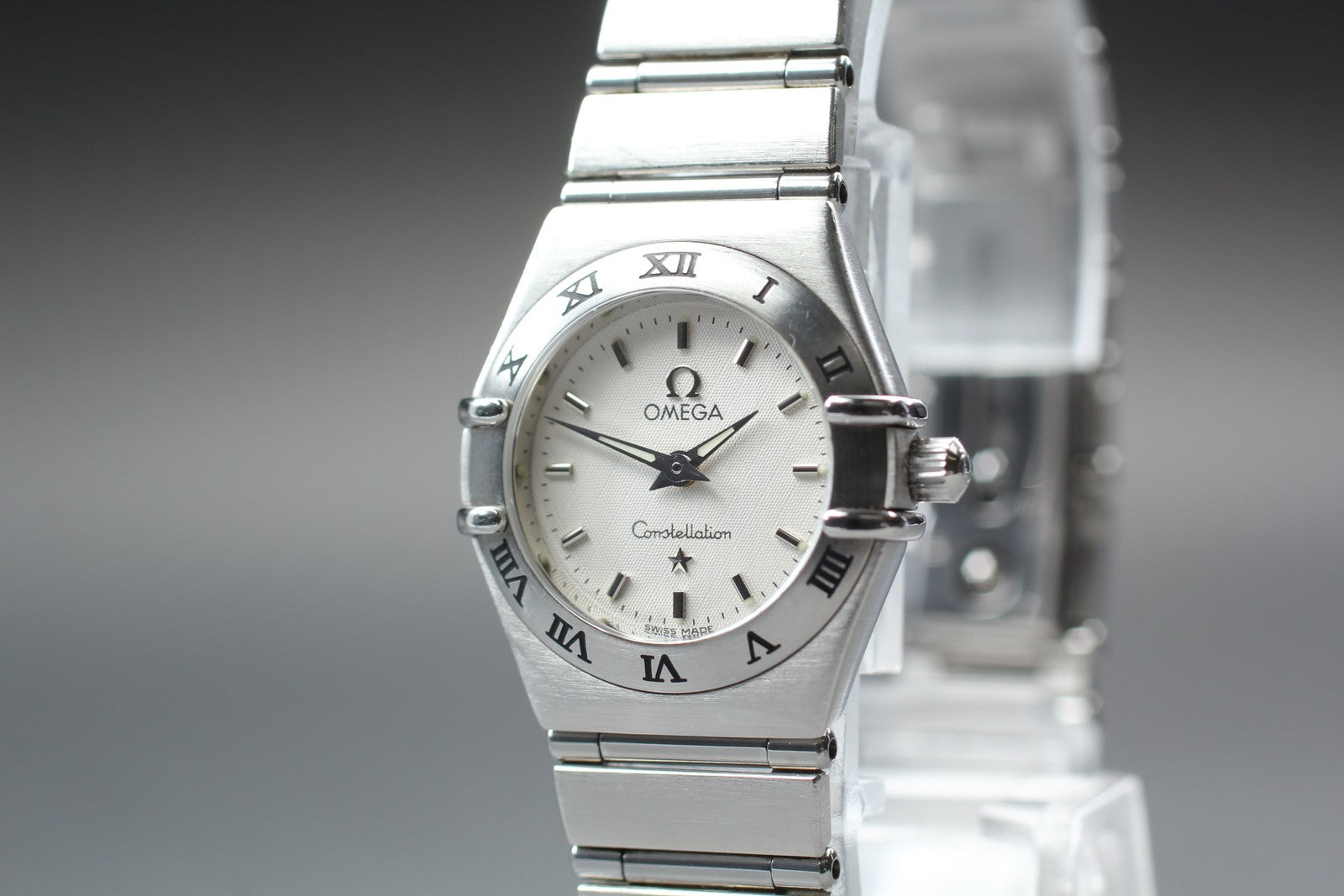 New Batt OMEGA Constellation 1562.30.00 Quartz Silver Women Watch 22mm JAPAN